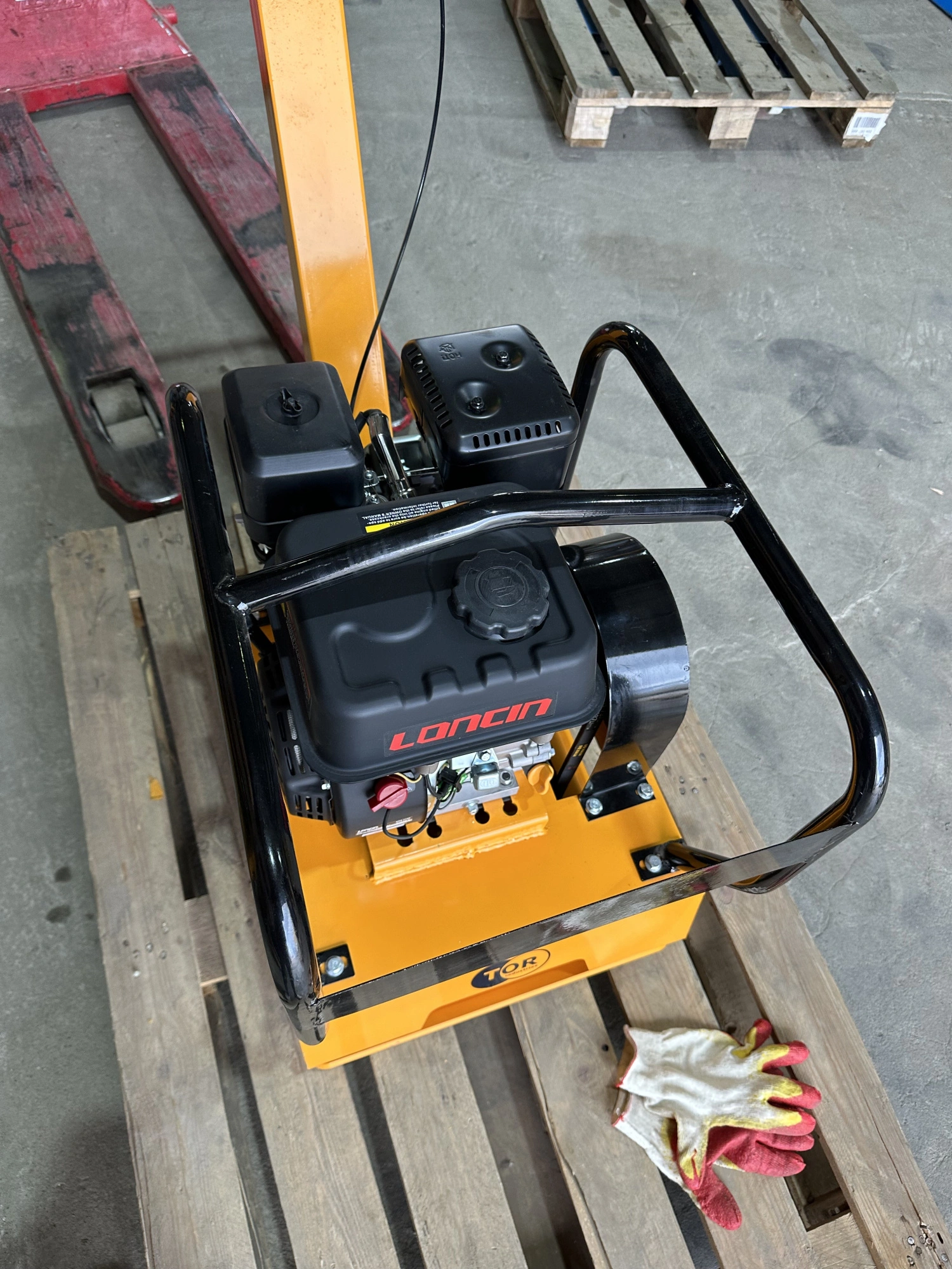 Виброплита 90 кг, 23 кН (Loncin) без бака TOR C-90