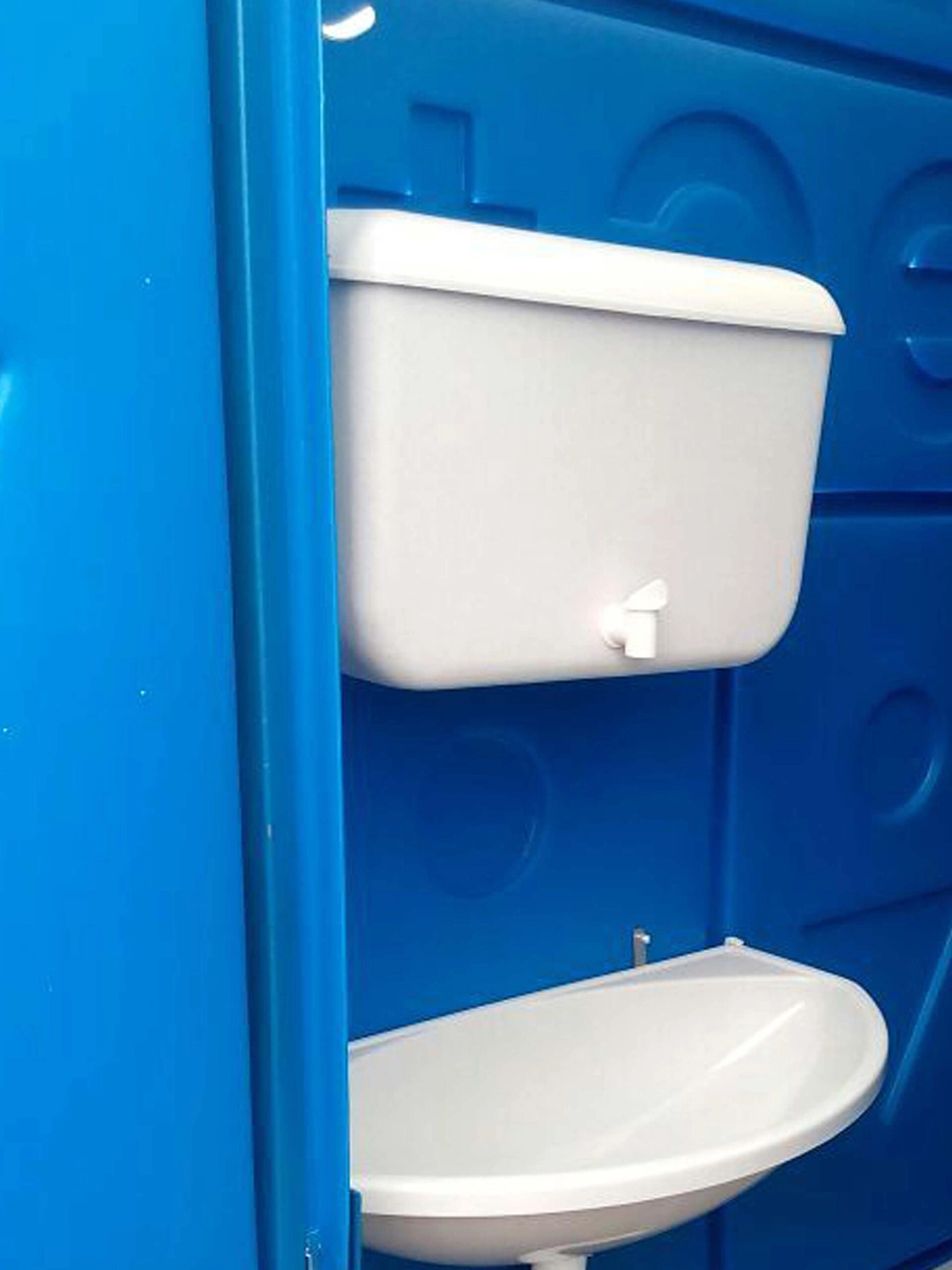 Туалетная кабина «Комфорт» с деревянным поддоном 